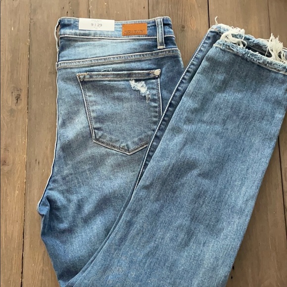 Judy Blue Midrise Destroyed Boyfriend Jeans - Picture 9 of 11